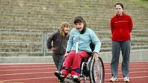 Premiéry Parapoháru na pardubickém atletickém stadionu se zúčastnila také vozíčkářka Klára Štegnerová