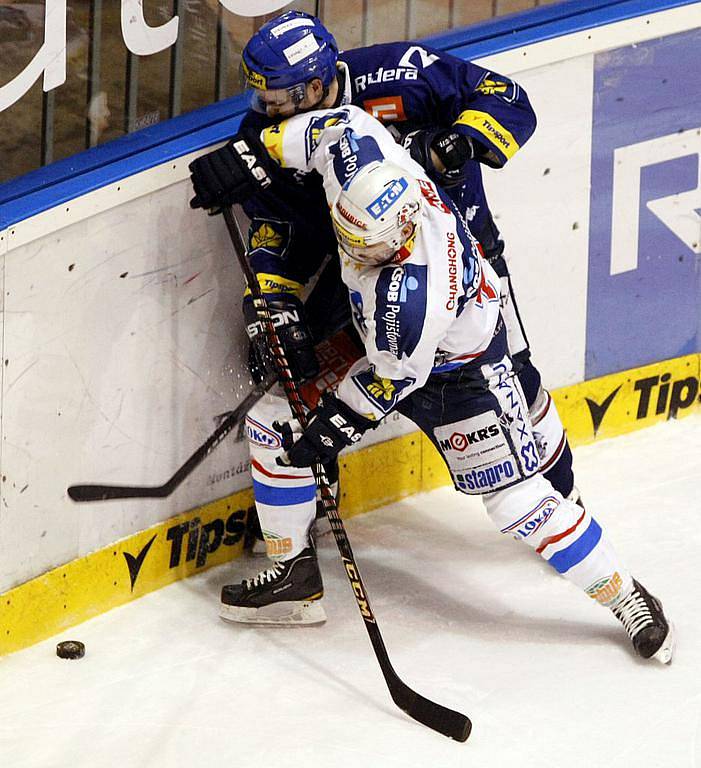  Hokejisté HC Eaton Pardubice prohráli ve třetím utkání semifinále play off s Vítkovicemi 0:3.