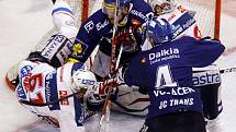  Hokejisté HC Eaton Pardubice prohráli ve třetím utkání semifinále play off s Vítkovicemi 0:3.