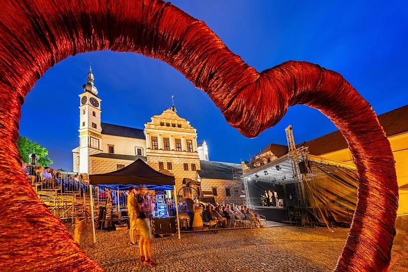 Zahájení divadelního festivalu Pernštejnlove.