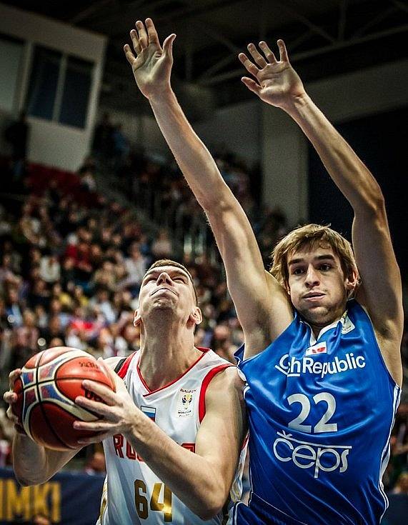 Ondřej Kohout z profi basketbalisty truhlářem