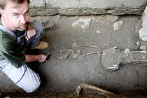 U kostela svatého Jakuba Staršího v Přelouči našli archeologové několik dětských koster. Pravděpodobně z doby románské