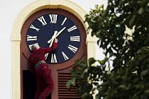 Kostel v Uhersku dostal nové hodiny