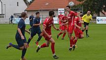 Horní Ředice (v modrém) zvítězily 2:1 na půdě chrudimského béčka a osamostatnily se v čele tabulky.