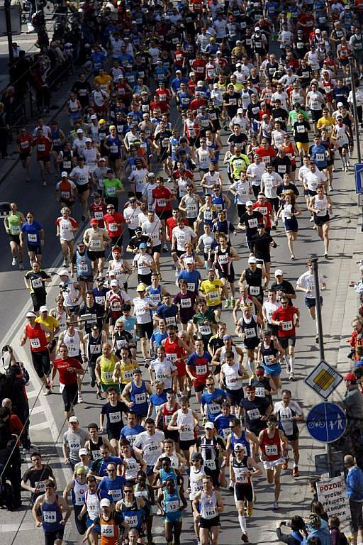 Na startu 4. ročníku Pardubického vinařského půlmaratonu bylo 1026 běžců. První příčky obsadili běžci z Keni.