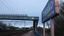 Otáčení 1. poloviny mostu přes železniční stanici Uhersko – v noci ze soboty na neděli 16. - 17.4. 2022