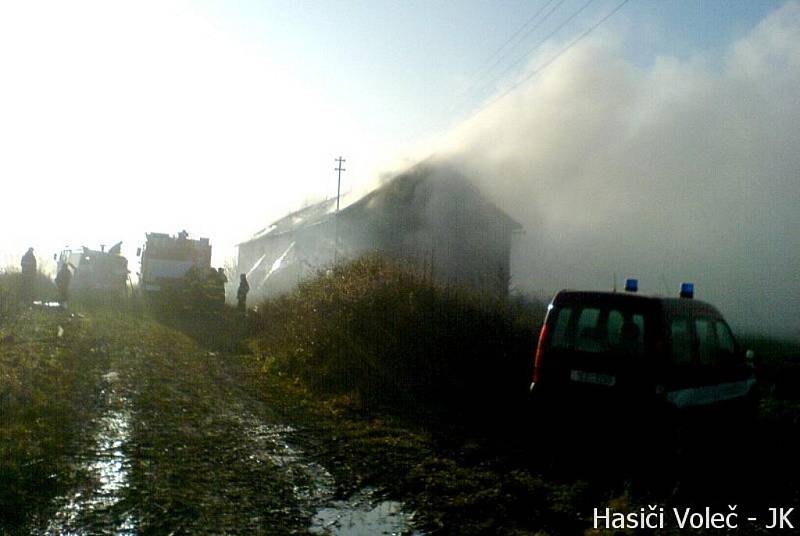 Volečtí hasiči likvidovali i požár v Pravech
