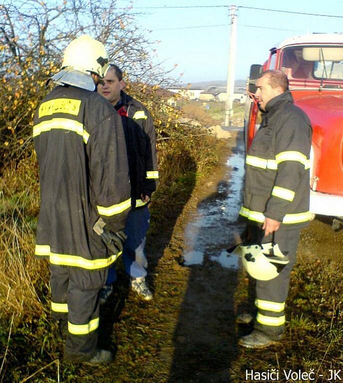 Volečtí hasiči likvidovali i požár v Pravech