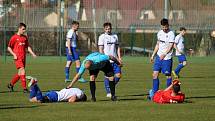 Fotbalisté rezervního výběru TJ Zruč (na archivním snímku hráči v bílých dresech) zdolali na domácím hřišti Plasy 1:0.