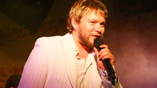 Oblíbený frontman kapely a znamenitý zpěvák  Matěj Rupert své plzeňské příznivce nezklamal. 