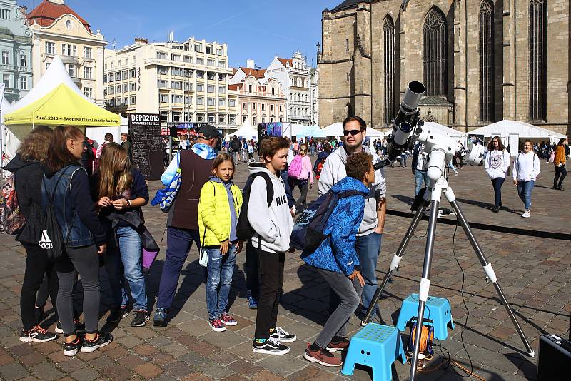 Dny vědy a techniky na náměstí Republiky v Plzni