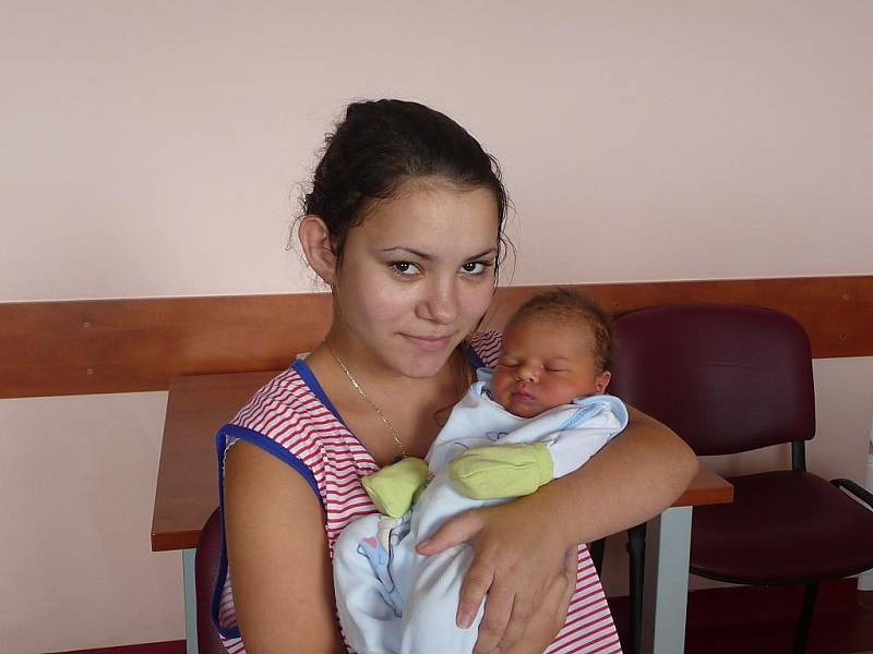 Antonín (3,51 kg, 52 cm) se narodil 31. července ve 14:20 ve Fakultní nemocnici v Plzni. Z příchodu na svět svého prvorozeného syna se radují maminka Božena Skřivanová a tatínek Antonín Dražský z Tlučné