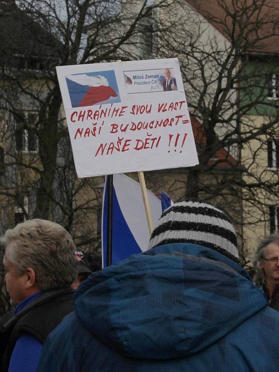 Demonstrace proti imigrační politice české vlády a nařízení z Evropské unie na náměstí T. G. Masaryka v Plzni