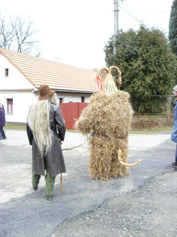 Masopust v Kozojedech - Krotitel s medvědem