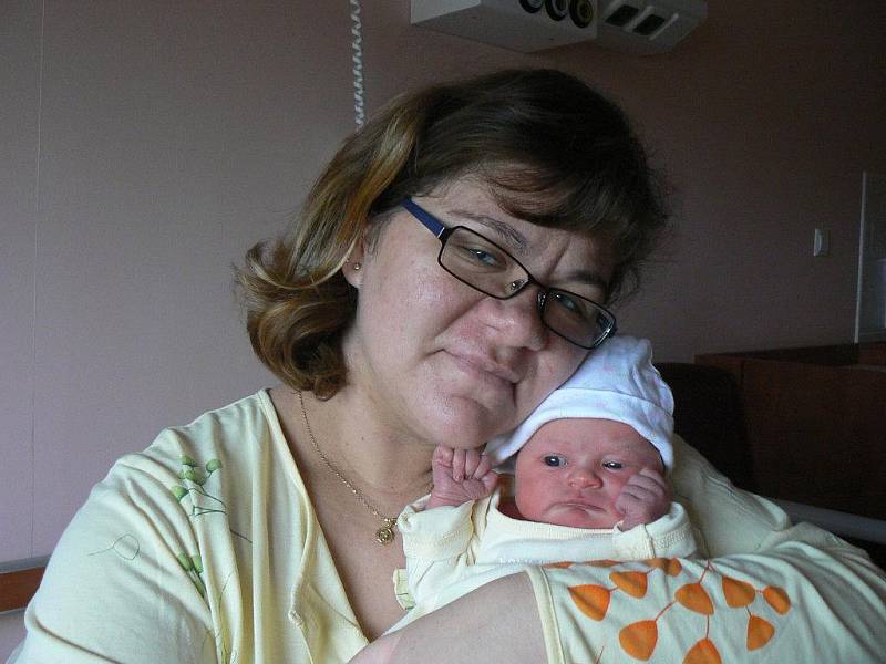 Marii a Arnoštu Rybínovým z Tymákova se 21. prosince v 16:39 hod. narodila ve FN v Plzni prvorozená dcera, která dostala jméno Ellen. Vážila 3,08 kg a měřila 51 cm
