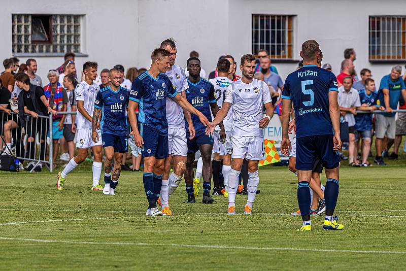 FC Viktoria Plzeň (bílí) - ŠK Slovan Bratislava 3:1.