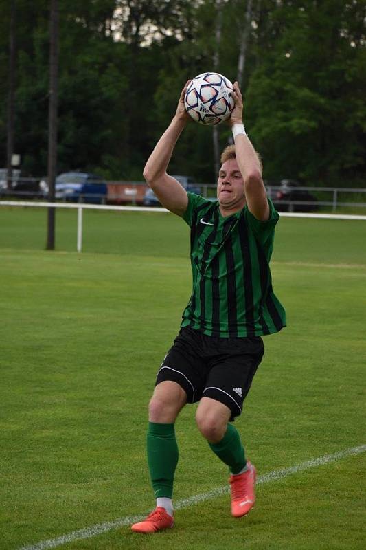 28. kolo I. A třídy: FC Rokycany B (zelení) - Slavoj Mýto B 5:2.