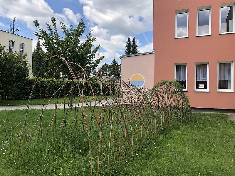 Na děti v 54. mateřské škole v Plzni čekají nové herní prvky. Foto: ÚMO 4