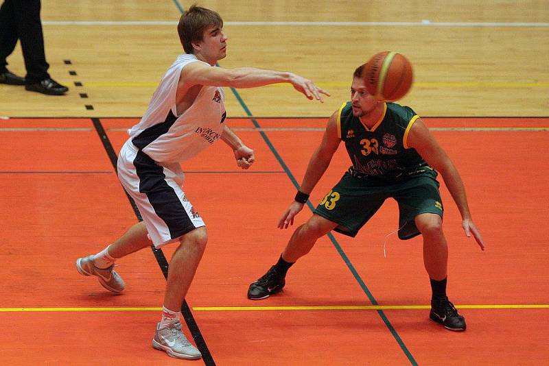 Loko Interconex Plzeň - Astrum Levice 58:89