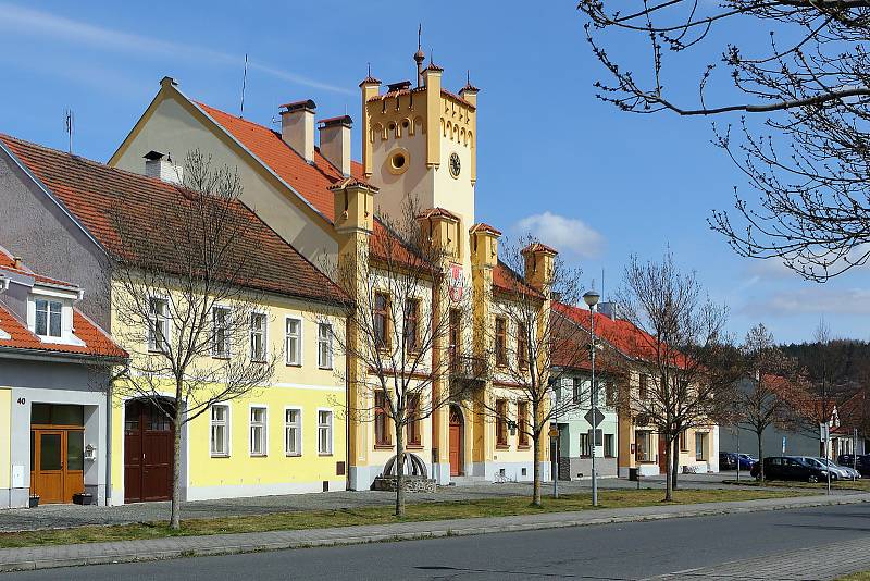 Poznáte obec na fotografiích?