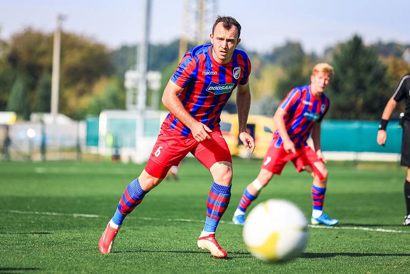 Fotbalisté rezervy Viktorie Plzeň (na archivním snímku hráči v červenomodrých dresech) v neděli jen remizovali s Admirou Praha 1:1.