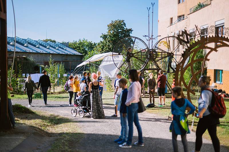 Druhý ročník přehlídky kutilů a vynálezců Maker Faire Plzeň přivítá o víkendu areál DEPO2015. Festival nabízí také velké venkovní instalace, které zabaví celou rodinu.