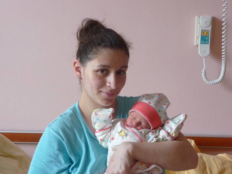 Sára (2,25 kg, 45 cm) se narodila 3. května ve 23:55 ve FN v Plzni. Z jejího příchodu na svět se radují maminka Sandra Kompušová a tatínek Marek Balog z Ústí nad Labem. Doma na sestřičku čeká dvouletý Rostislav.