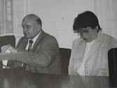 GABRIELA H. s obhájcem před Krajským soudem v Plzni.