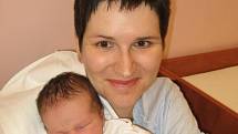 Marcele a Pavlu Poteckým z Plzně se 2. března dvaačtyřicet minut před půlnocí narodil ve FN v Plzni prvorozený syn Vašík (3,60 kg/50 cm). Novopečený tatínek byl u porodu a podle maminky jí hodně psychicky pomohl