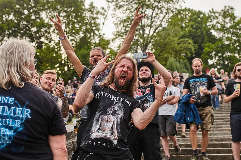 Metalfest - svátek příznivců metalu v amfiteátru v Plzni na Lochotíně.