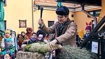 Vyhánění zimy v plzeňské ZOO. Velký průvod masek se vydal ze sídliště Vinice na statek Lüftnerka, kde se odehrály ukázky některých starých lidových zvyků spojených s předjařím, a po té pokračoval Kilometrovkou až před radnici na náměstí Republiky.