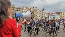 Jarní Velká cyklojízda na náměstí Republiky v Plzni