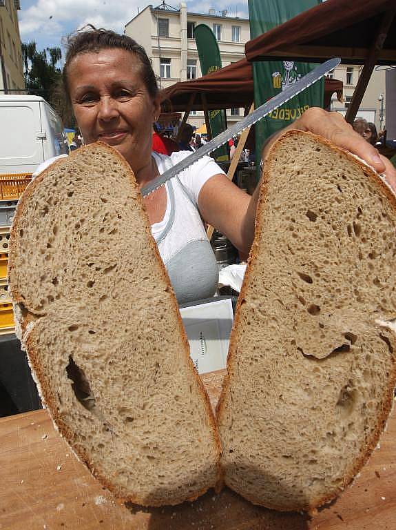 Farmářské trhy ve Škroupově ulici v Plzni