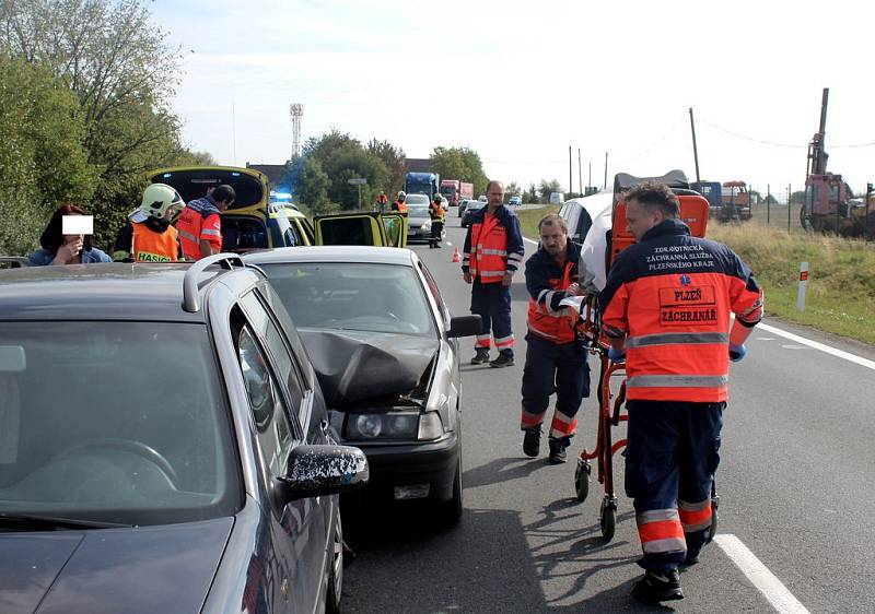 Řidička pod vlivem drog způsobila vážnou dopravní nehodu nedaleko Všerub.