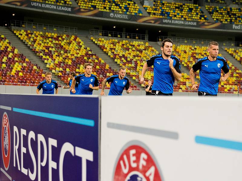 Hráči Viktorie Plzeň na stadionu Arena Nationala v Bukurešti. 