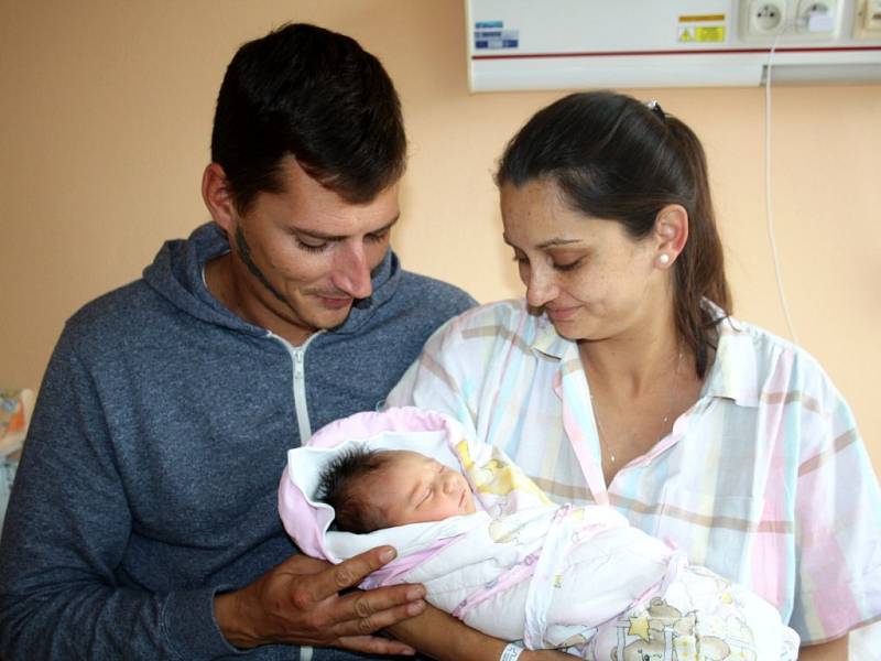 Eliška Groschopfová se narodila 13. října v 10:35 mamince Veronice a tatínkovi Karlovi z Nýřan. Po příchodu na svět v rokycanské porodnici vážila jejich prvorozená dcera 3060 gramů a měřila 50 centimetrů.