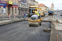 Kvůli opravě tramvajových kolejí na křižovatce ulic Klatovská a Tylova tramvajové vozy končí ve stanicích Sady pětatřicátníků a U Práce