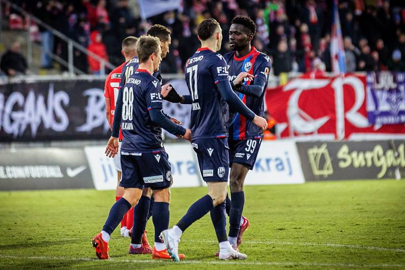 Fotbalisté Viktorie Plzeň urvali v Brně cenné vítězství nad Zbrojovkou (3:1).