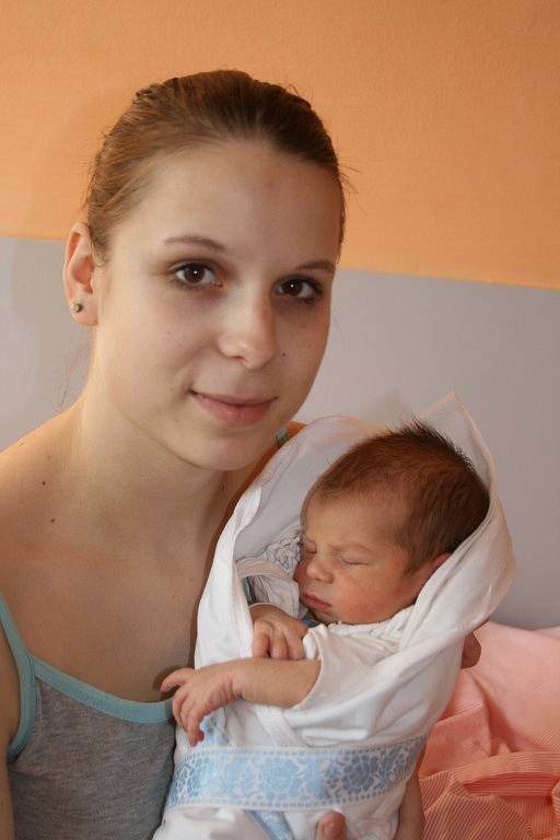 Maminka Petra Dvořáková z Plzně má velikou radost z narození svého syna Tomáše Václava (3,15 kg, 49 cm) , který přišel na svět 4. prosince v 15:05 v Mulačově nemocnici v Plzni