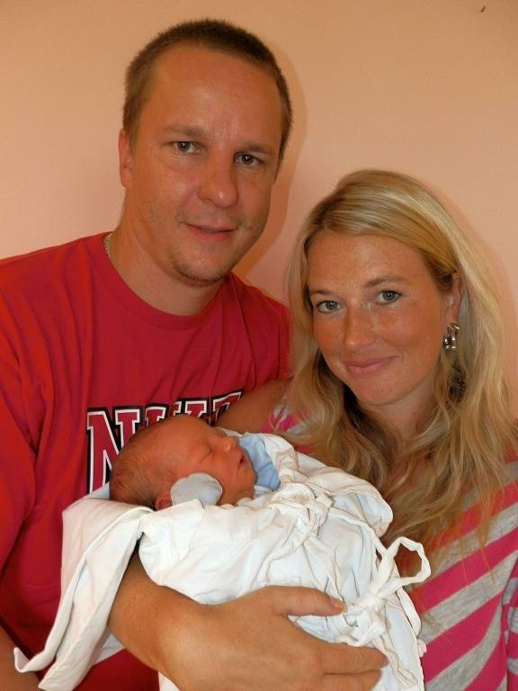 Petru Harbáčkovi z Plzně porodila přítelkyně Blanka 2. srpna jmenovce. Prvorozený syn vážil po narození 3 790 gramů a měřil 53 cm.