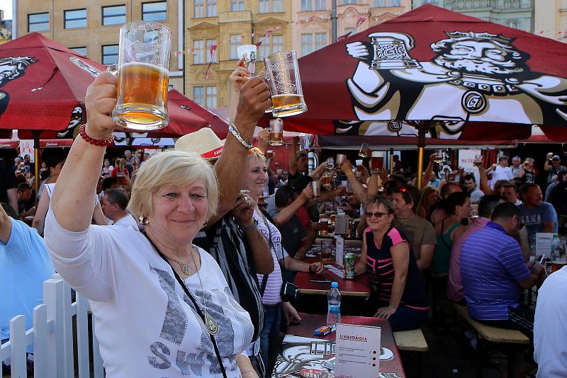 Festival piva Gambrinus se uskutečnil na několika scénách v centru krajské metropole. Zahrádky před stany hospod a restaurací pro stovky příznivců piva Gambrinus využilo velké množství návštěvníků festivalu, který krom piva a jídla nabízel i řadu koncertů