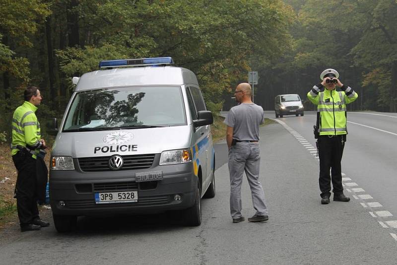 Policisté kontrolovali řidiče nákladních aut u Plas