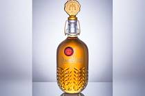 Aukce designových lahví Pilsner Urquell vynesla 1,6 milionu korun