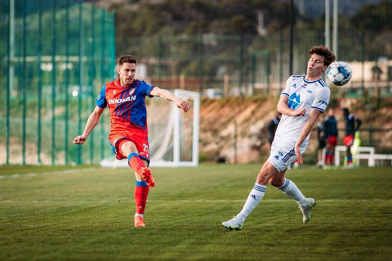 Fotbalisté Viktorie Plzeň porazili v generálce na ligové boje na soustředění ve Španělsku norské Molde FK 2:0.