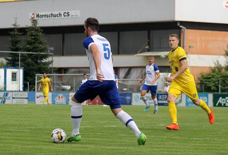 2. kolo FORTUNA ČFL, skupina A: FK Králův Dvůr - FK ROBSTAV Přeštice (hráči ve žlutých dresech) 4:1 (1:0).