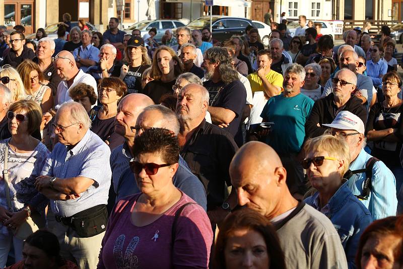 Tady není Rusko protest setkání spolek Milion chvilek pro demokracii náměstí Republiky cca 400 učastníků