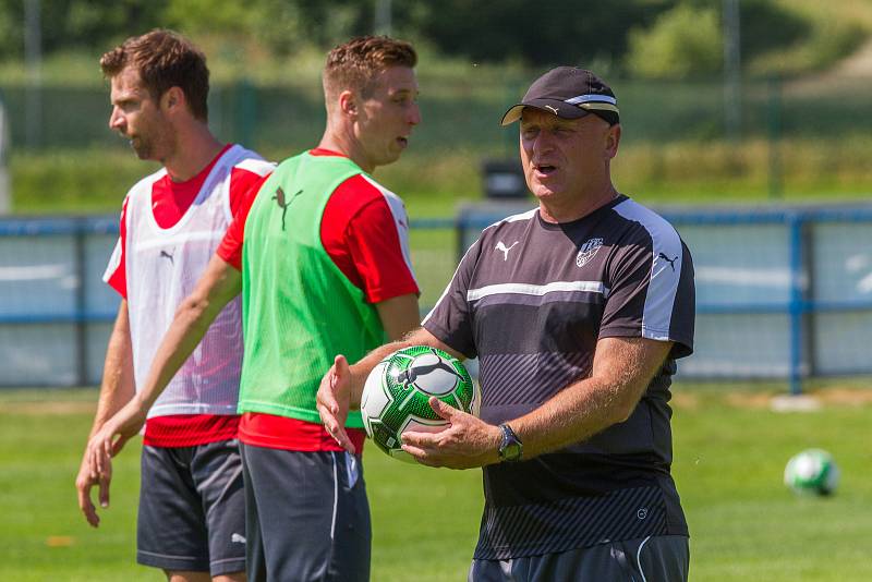 První trénink FC Viktorie Plzeň s trenérem Pavlem Vrbou