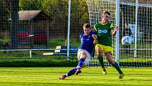 Fotbalisté TJ Sokol Plzeň-Černice (na archivním snímku fotbalisté v modrých dresech) porazili ve čtvrtečním utkání 2. kola Poháru PKFS plzeňský Slovan 3:2.