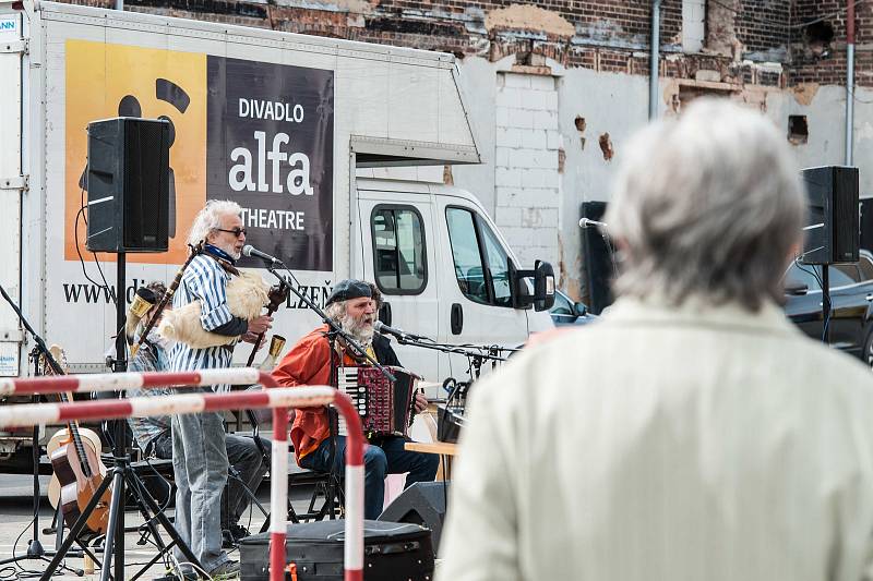 Plzeň, Domov důchodců, Divadlo Alfa, představení