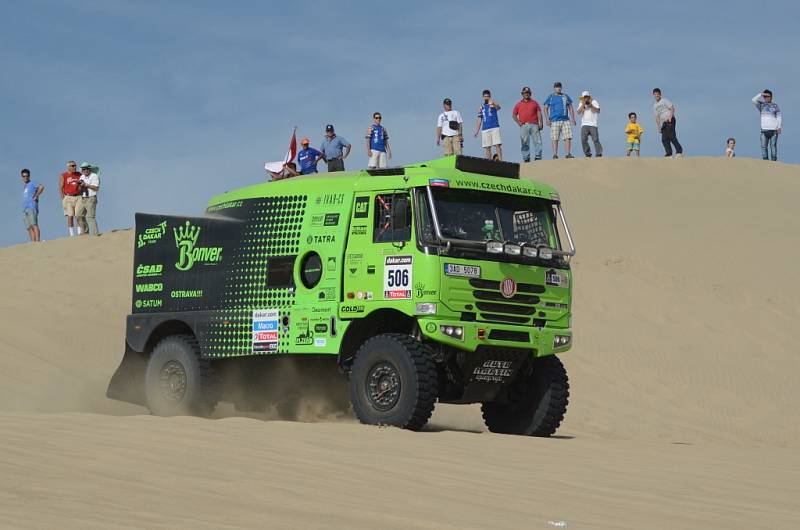 Kaskadérským kouskům se trio Kolomý-Kilián-Kilián z Czech Dakar Teamu snažilo se svou tatrou vyhýbat. 